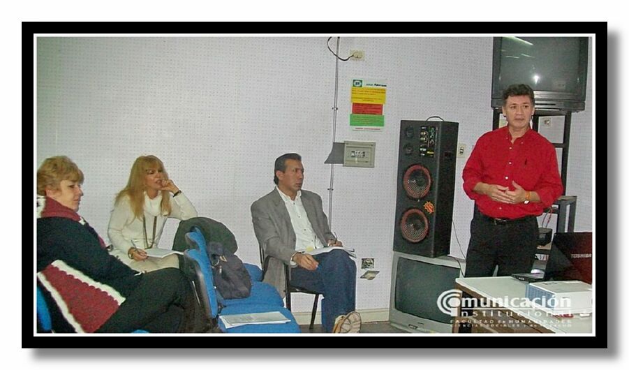 Raul Victor Franco present� su trabajo final el 01/06 titulado: �Casas de d�a: una contenci�n para ni�os y adolescentes formose�os en situaci�n de calle�